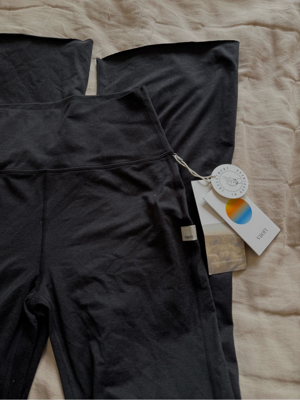 Vuori halo slim flare pants small - Picture 4 of 4